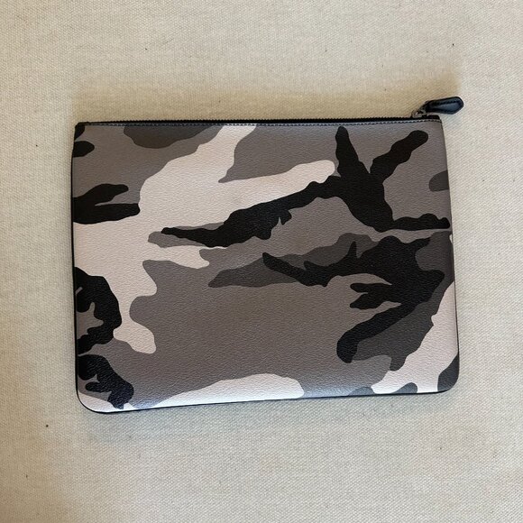 Coach Pouch - Picture 2 of 2